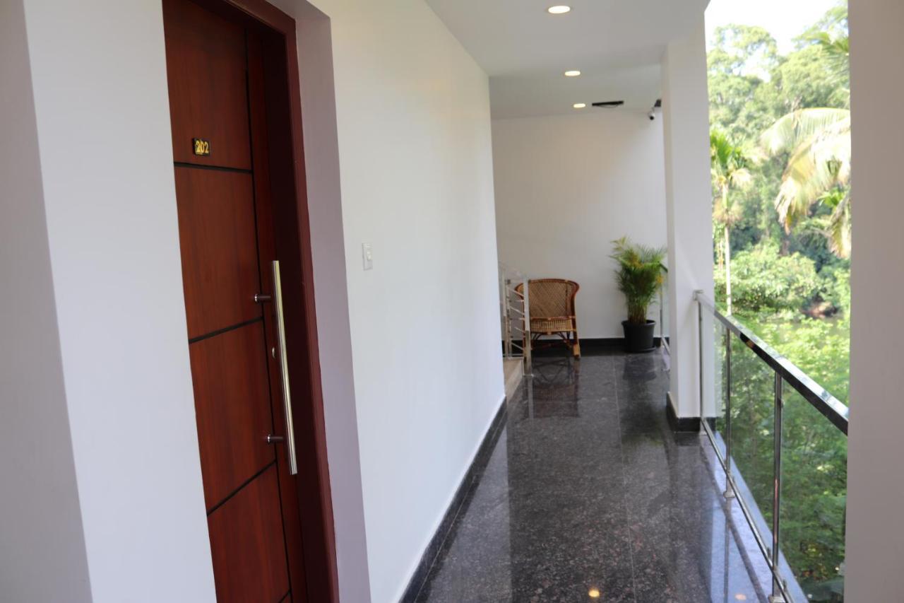 Kolattupuzha Thenmala Hormuz Inn מראה חיצוני תמונה
